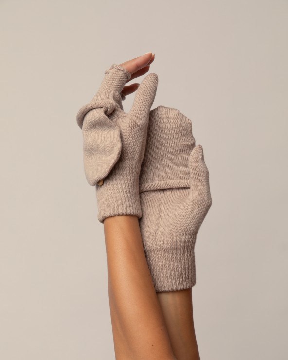 100% meriinovillast kindad kinnitusega