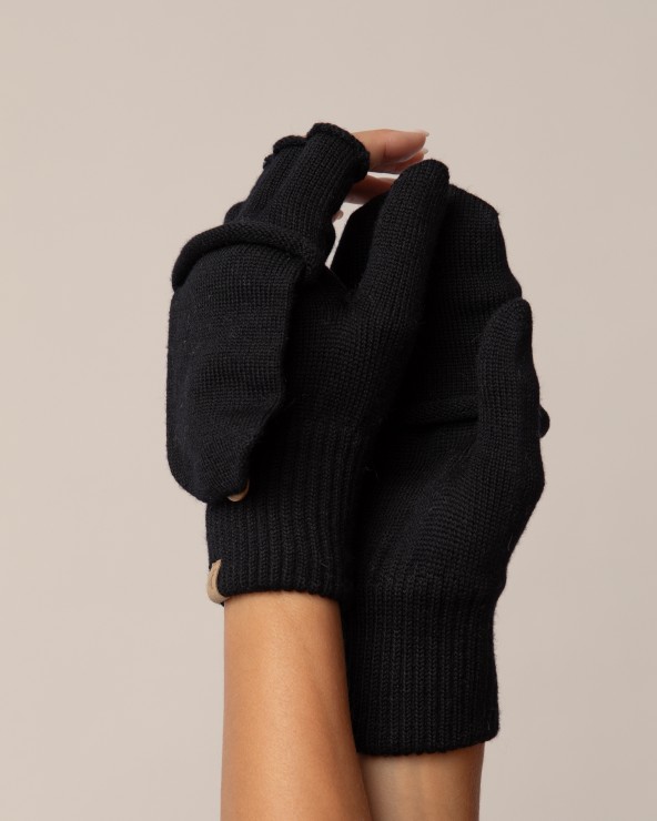 100% meriinovillast kindad kinnitusega