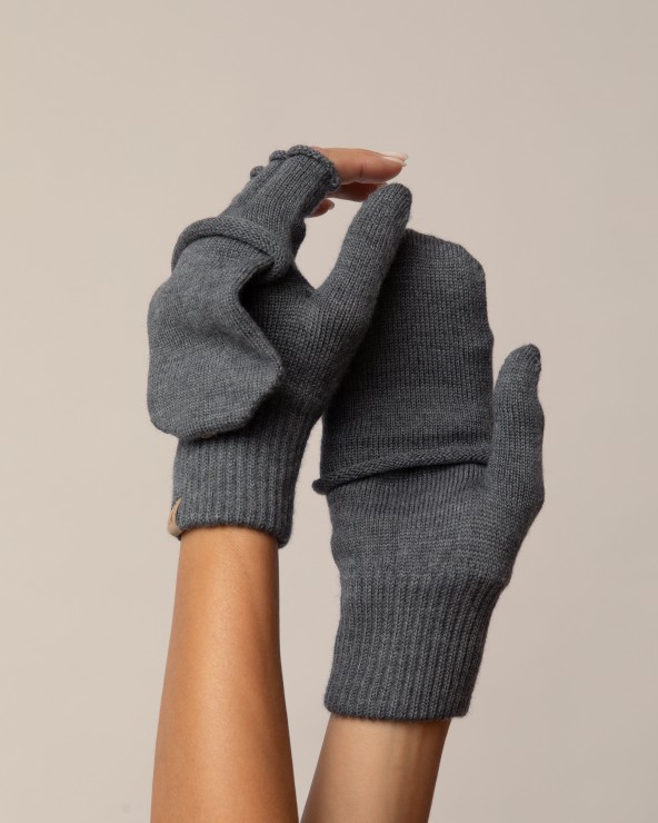 100% meriinovillast kindad kinnitusega