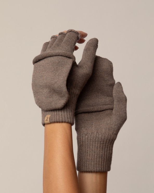 100% meriinovillast kindad kinnitusega